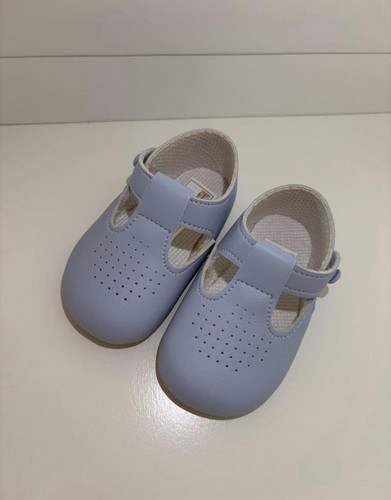 Baby blue pram shoes - blue,
